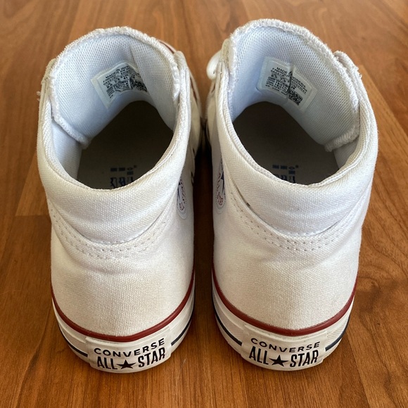 ❤️ Converse White Canvas Size 9.5 Sneakers Box included - Picture 3 of 14
